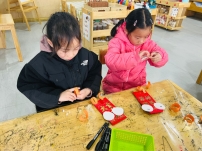 F:/2024小班资料/小班下学期/开学资料/中一班照片/班级活动/8ABB59D4ADBD3D82294CFFD716432F66.jpg8ABB59D4ADBD3D82294CFFD716432F66